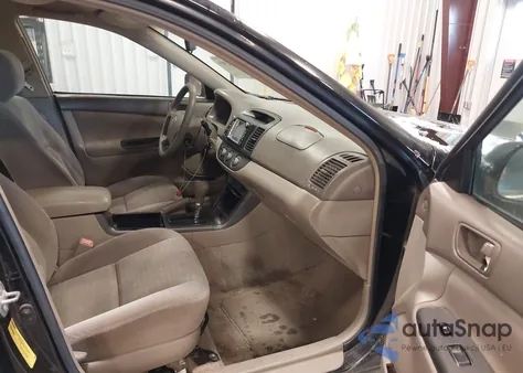 2005 Toyota Camry Le from USA, damaged, VIN 4T1BE30K65U383953